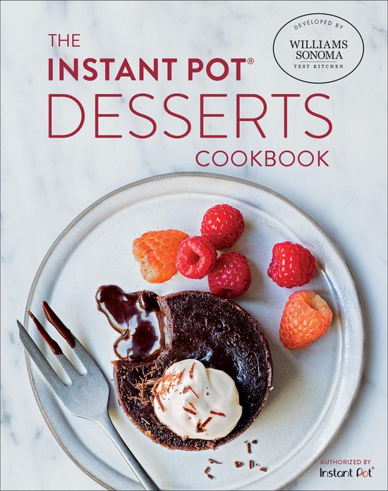 Couverture du livre 'The Instant Pot Desserts Cookbook' avec un dessert au chocolat garni de crème fouettée et de framboises.