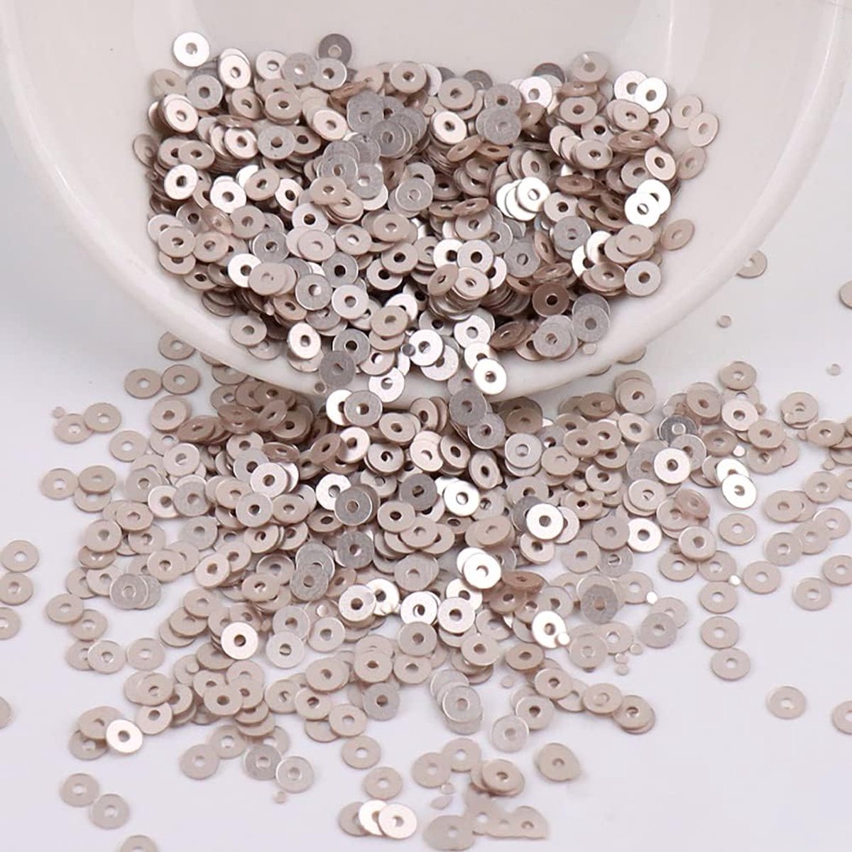 Pailletten, knutselen, losse glanzende pailletten, glitterpailletten om op te naaien, rijgen voor doe-het-zelf naaien, kunsthandwerk, bruiloft, decoratief, lichtchampagne, 4 mm