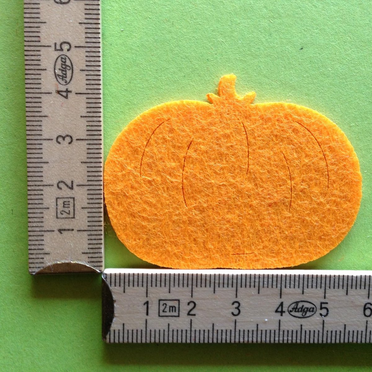 Knutsel-News strooidecoratie 100 x pompoen 40 mm, vilt/dottergeel, oranje, 4 cm
