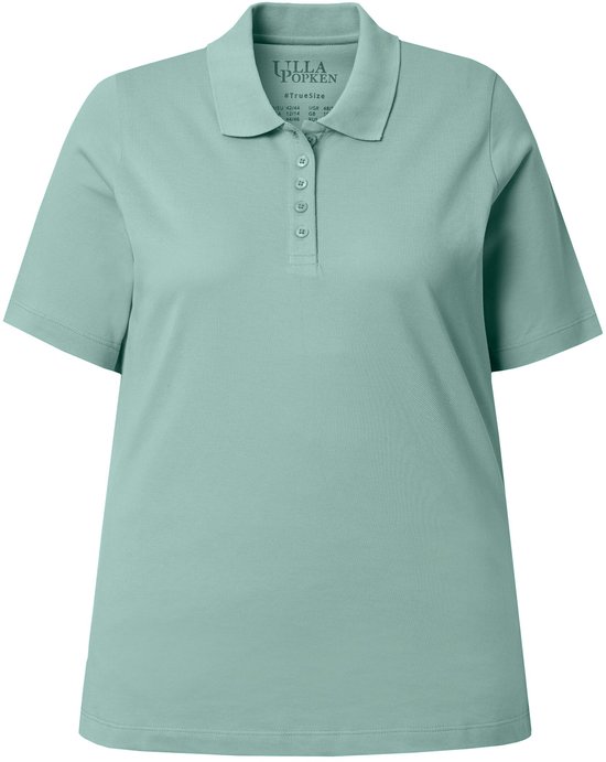 Licht mosgroen poloshirt met korte mouwen, kraag en knoopsluiting. Label vermeldt Ulla Popken en #TrueSize.