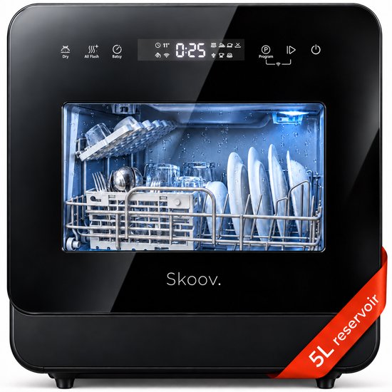 Zwarte Skoov mini vaatwasser met glazen deur en verlicht interieur. Inclusief 5L reservoir aanduiding.