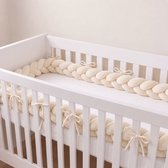 Honeybears Gevlochten Baby bedomrander – Boxomrander baby – Bedslang - Bedbumper - Hoofdbeschermer - Parkomrander - Bedrand - Bed bumper ledikant – 3 meter – Creme