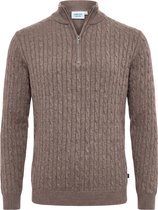 Taupekleurige kabeltrui met rits van Vercate Cashmere Blend op een zwarte achtergrond.