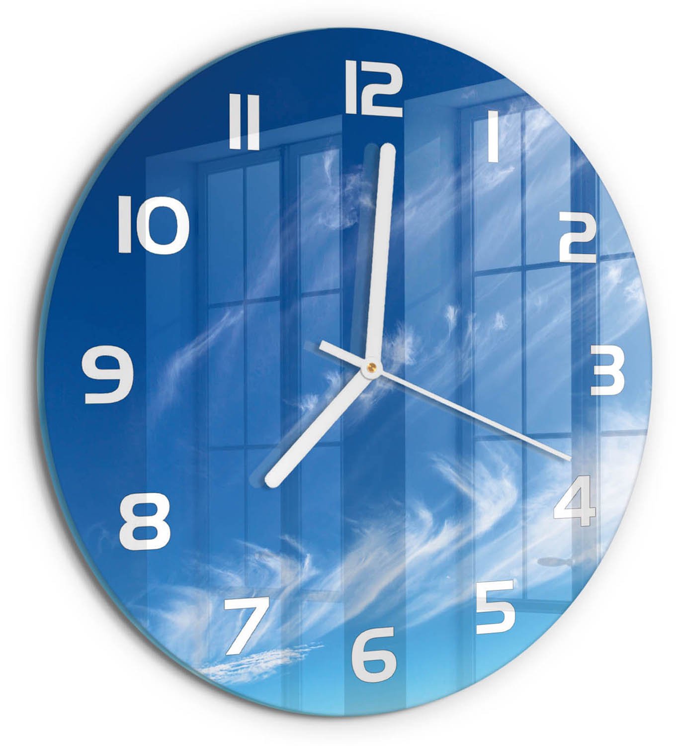 TULUP Wandklok - Blauwe lucht Klok Glas Met Opdruk - fi30 cm - Blauw Moderne Wandklok Glas - Witte handen - Ronde Klok - Decoratieve Glazen Klok - Glazen Wandklok Design