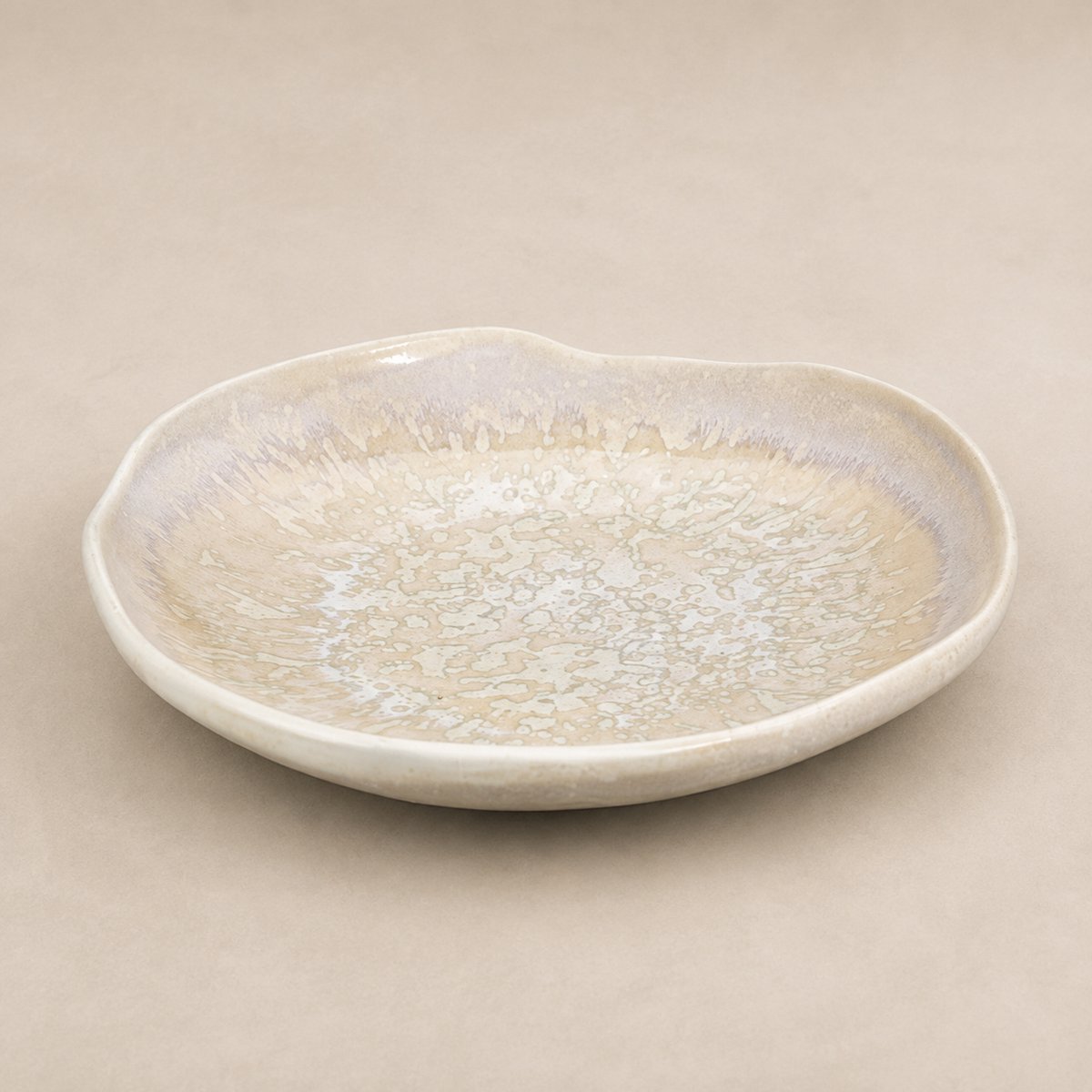 Fameilleur Exclusive Grote Porseleinen Serveerschalen Ø31,5 cm – Set van 2 – Diepe Schalen met Reactief Glazuur – Wit, Beige en Grijs – Organische Saladeschalen, Fruitschalen, Pastaschalen en Presentatieschalen – Vaatwasser- en Magnetronbestendig
