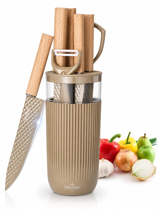 Service de couteaux avec manches en bois dans un bloc beige côtelé, avec des fruits et légumes.