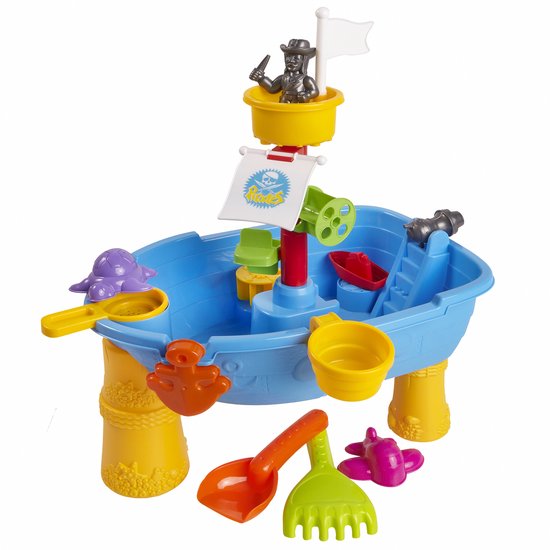 Blauwe piratenschip zand- en watertafel met gele poten en diverse speelgoedaccessoires zoals een piratenfiguur, schep, hark en bootjes.