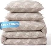 Slaapspeciaal Essential Print Geo Taupe - Dekbed zonder Overtrek - Wasbaar Dekbed - Hoesloos Dekbed - All Year Dekbed - 2 in 1 Dekbed - Incl. 2 Kussensloop - 240x220 cm
