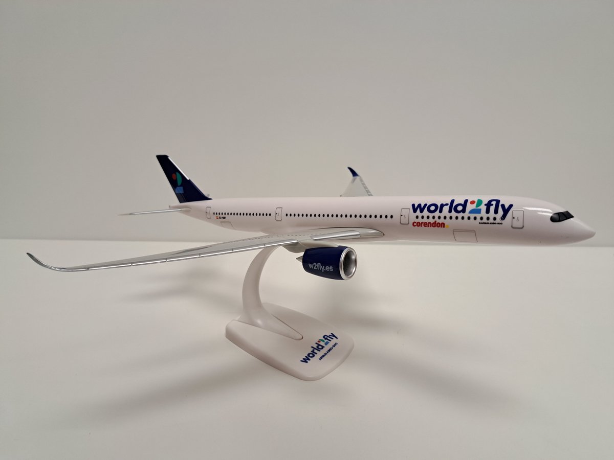schaalmodel vliegtuig Corendon World2Fly Airbus A350-900 schaal 1:200 lengte 33,40cm