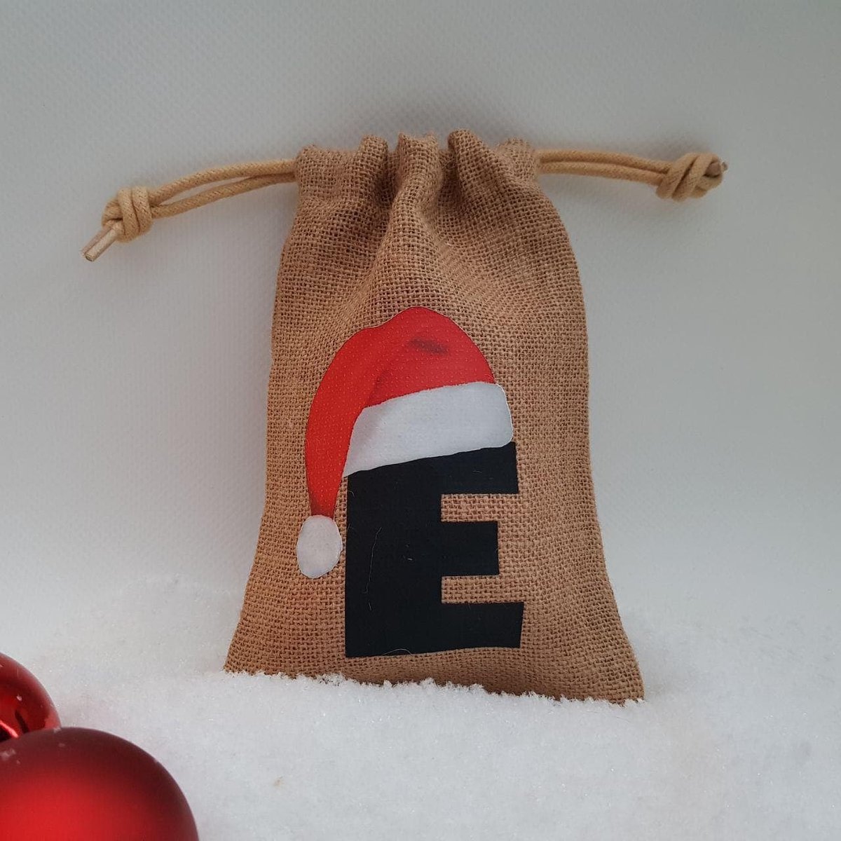 Jute kerst zakje - letter E - cadeauzakje, snoepjes, vullen, kerst, christmas, kerstmis, xmas, x-mas
