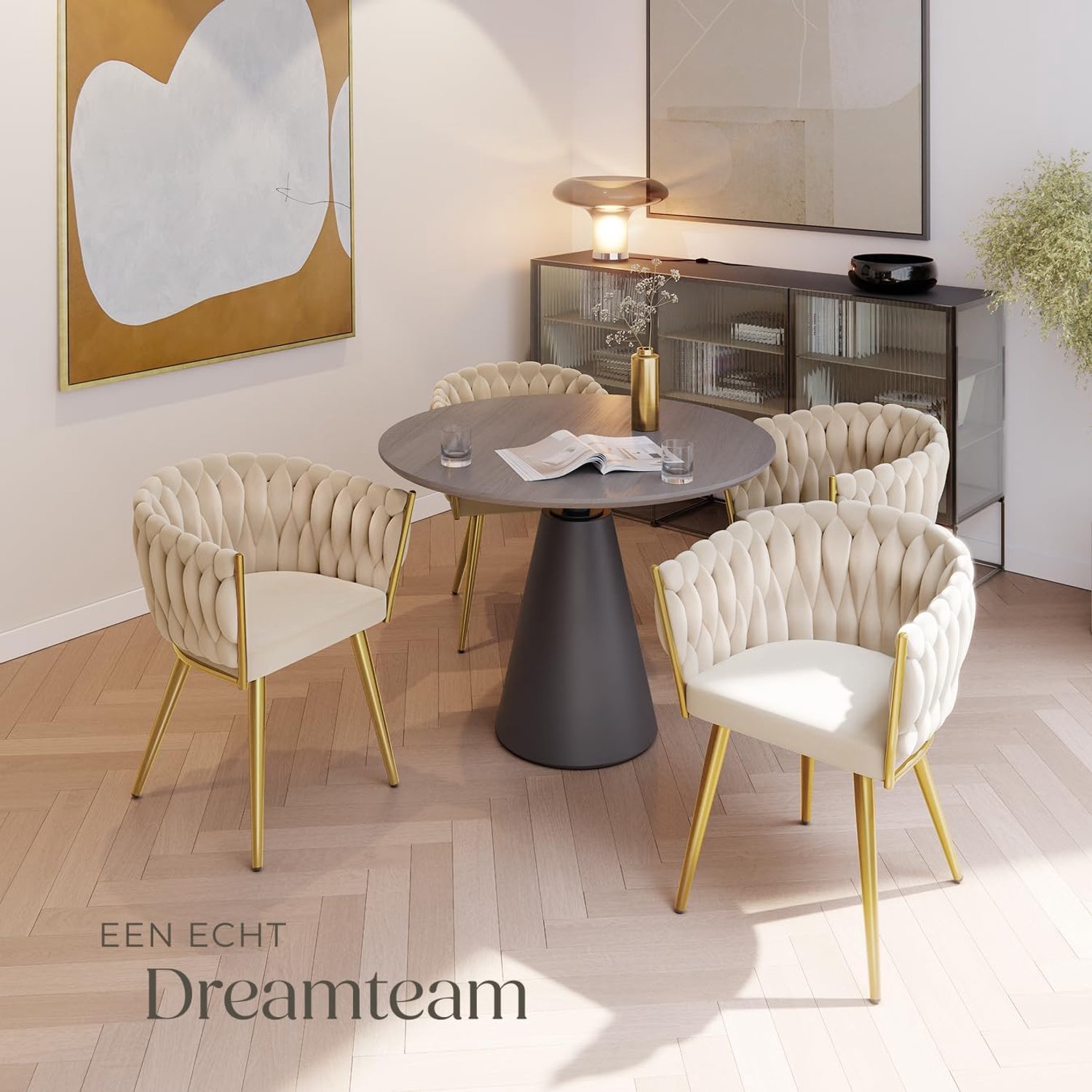 Luxe Velvet Eetkamerstoelen met Armleuningen en Gecapitonneerde Rugleuning Set van 4, Zandkleurige Bekleding met Goudkleurige Stalen Poten, Comfortabele Gestoffeerde Stoelen met Schuimvulling