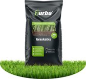 Zwarte zak "turbogrün Graskalks", fijn gemalen & 100% natuurlijk. Verhoogt pH-waarde, onderdrukt onkruid en mos, versterkt meststofwerking. Jaarrond te gebruiken.