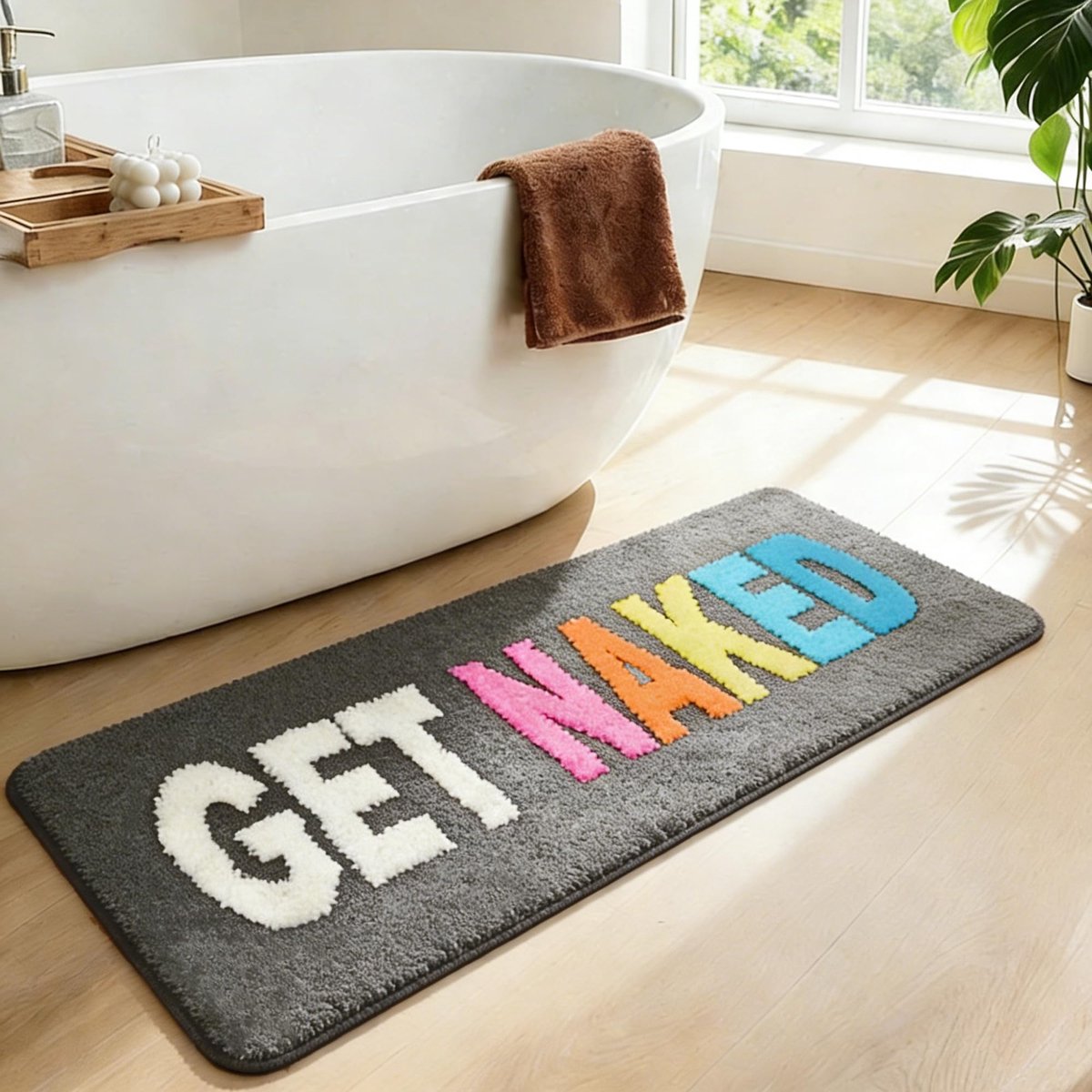 Badmat - Kleurrijk met 'GET Naked' opdruk Antislip Wasbaar Absorberend - Voor douche, toilet en badkamer - Grijze letters 120x44 cm