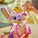 Roze LEGO Angel met vlinder op hoofd. Handen bewegen oren.