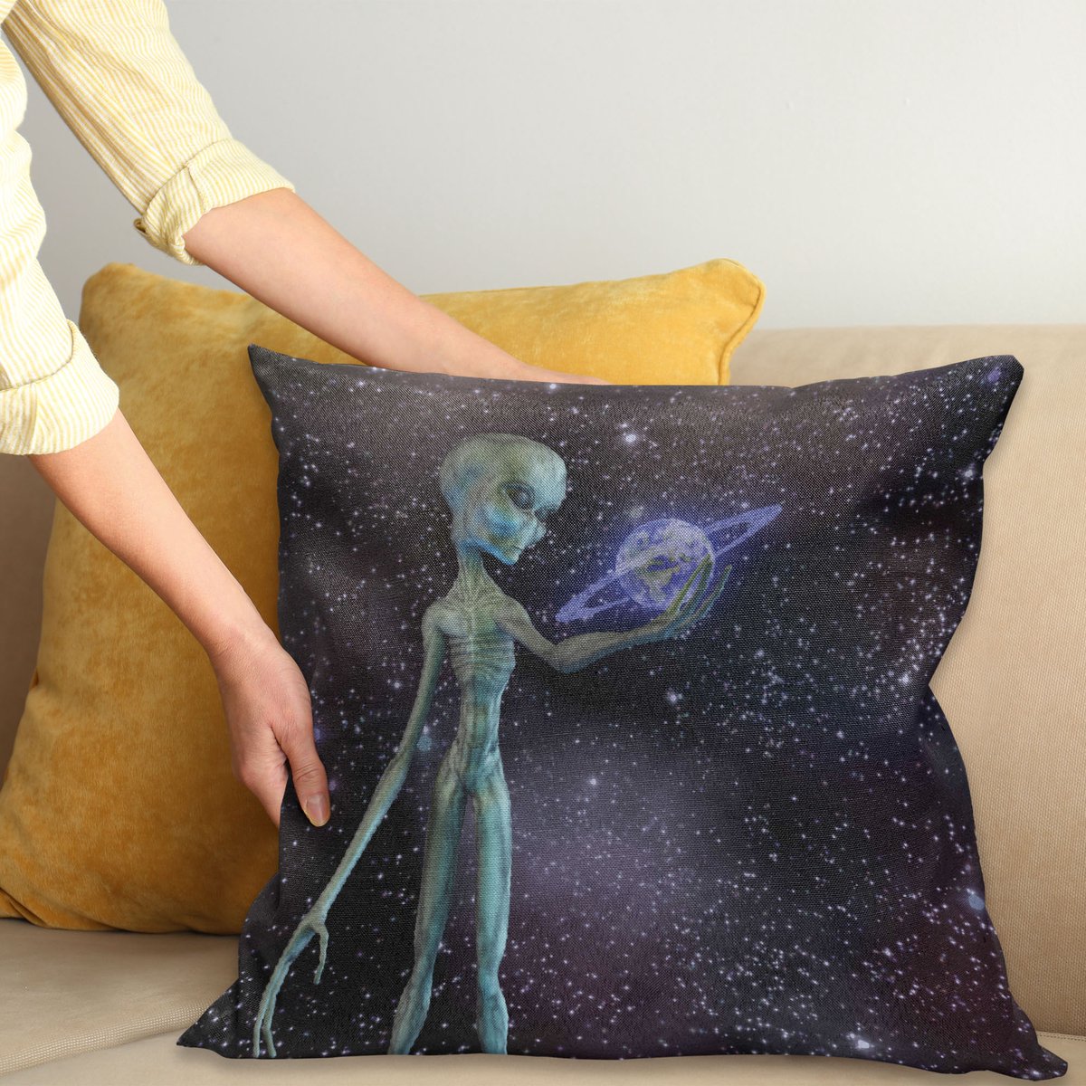 ABAKUHAUS Ruimte Sierkussenhoes, Alien Body Planet in Milky Way Ster Clusters Extraterrestrial Creature Afbeelding, Decoratieve Vierkante Sierkussenhoes, 45 x 45 cm, Donker Paars