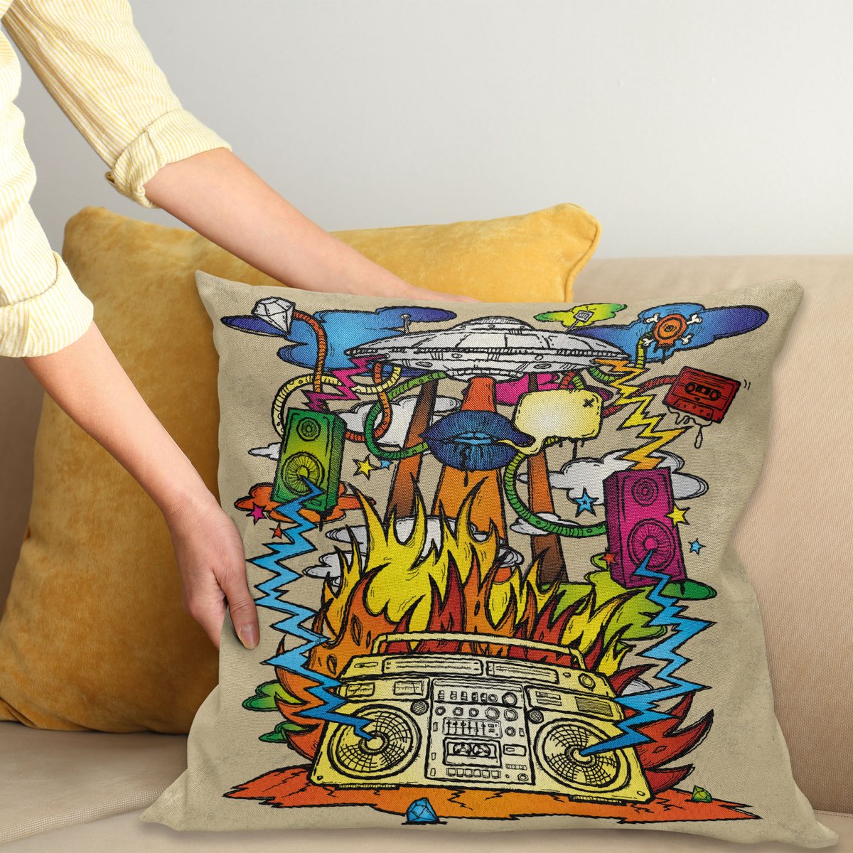 ABAKUHAUS Modern Kunst Sierkussenhoes, Hippie Funk Trippy Objects met UFO Muziek Box Lips Tapes en Speakers Afbeelding, Decoratieve Vierkante Sierkussenhoes, 45 x 45 cm, Regenboog