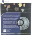 Doos van de Lumiz lampion, met afbeeldingen van verschillende lampionnen, productinformatie en de tekst 'LUMIZ colors your garden'.