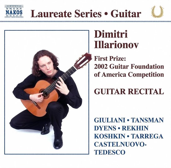 Dimitri Illarionov, winnaar van de Guitar Foundation of America Competition 2002, speelt op een akoestische gitaar.