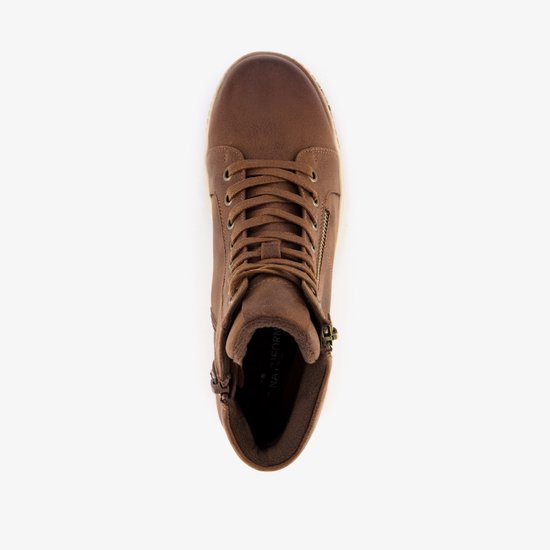 Bovenaanzicht van bruine leren hoge sneaker