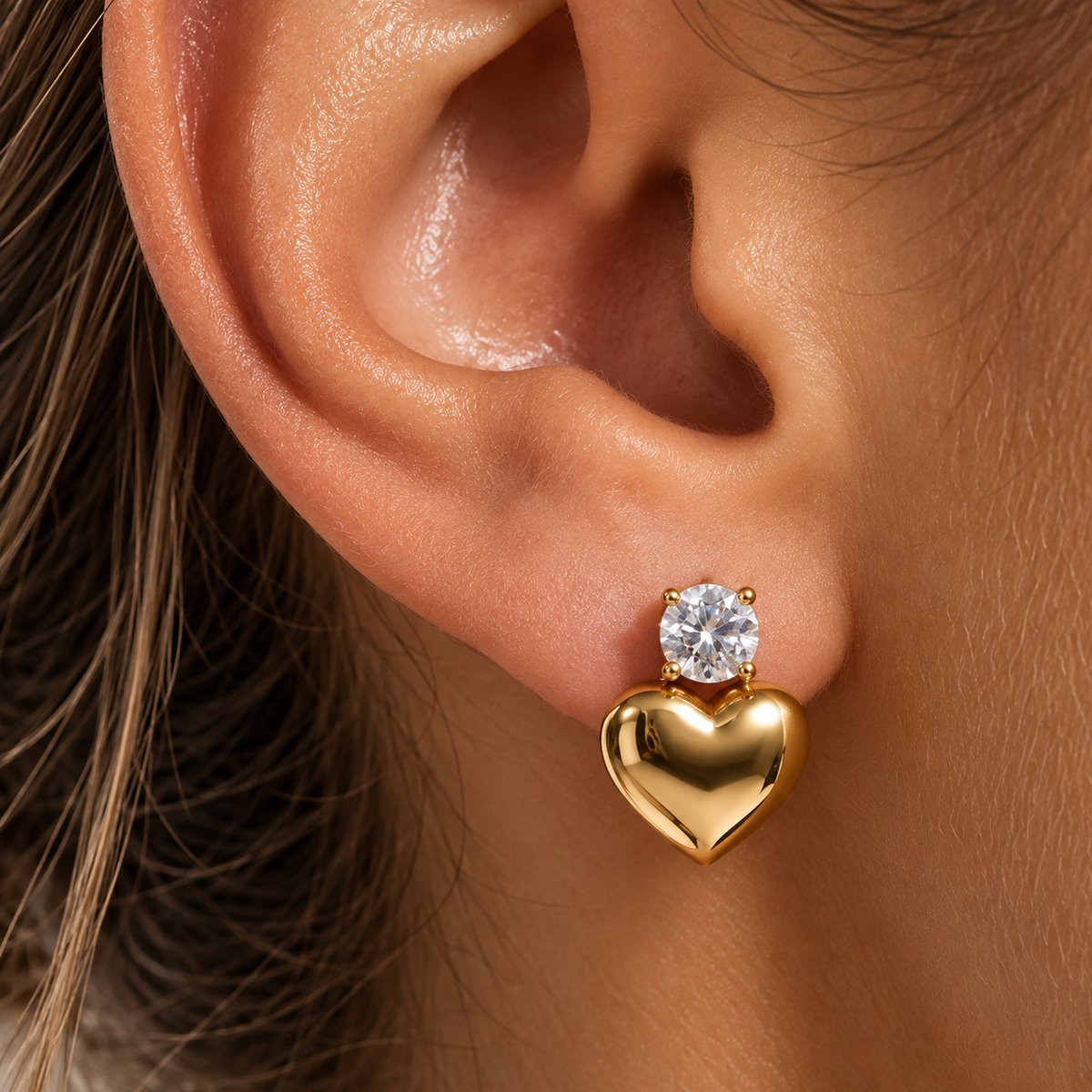 Maevi® Oorbellen Set - Hart - Kleur: Goud - 18K Gold Plated - Roestvrijstaal / Stainless Steel - Verkleurt Niet - Hoge Kwaliteit - Oorhangers / Oorbellen - Cadeau voor Vrouwen / Dames / Mama / Moeder - Hartje / Heart - Incl. Luxe Cadeau Verpakking