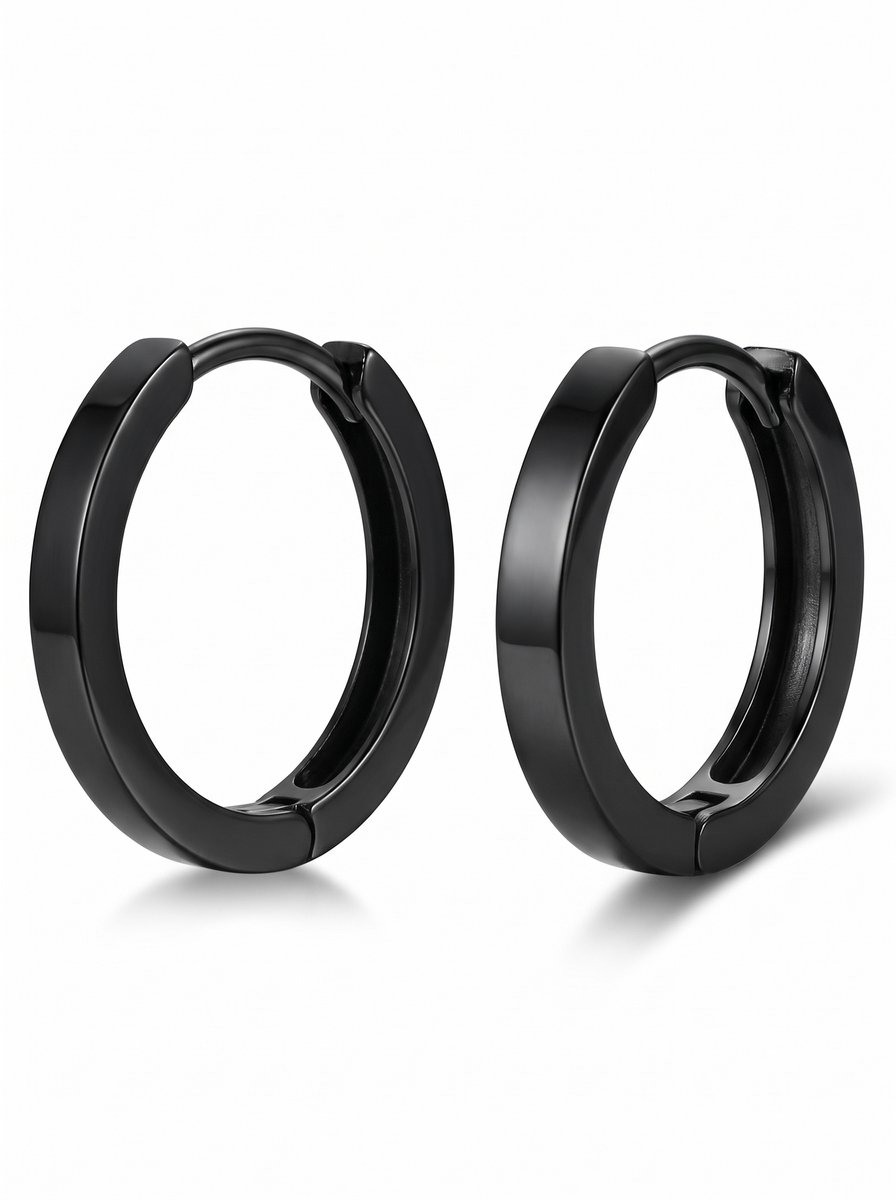 Lundholm Finn Oorringen Heren Zwart – Klapoorringen 12 mm Huggie Hoops 3 mm Breed – Premium Stainless Steel Zwart – Stoere Mannen Oorbellen Klik Oorringen – Waterproof & Hypoallergeen – 1 Paar – Cadeau voor Hem – Scandinavisch Design