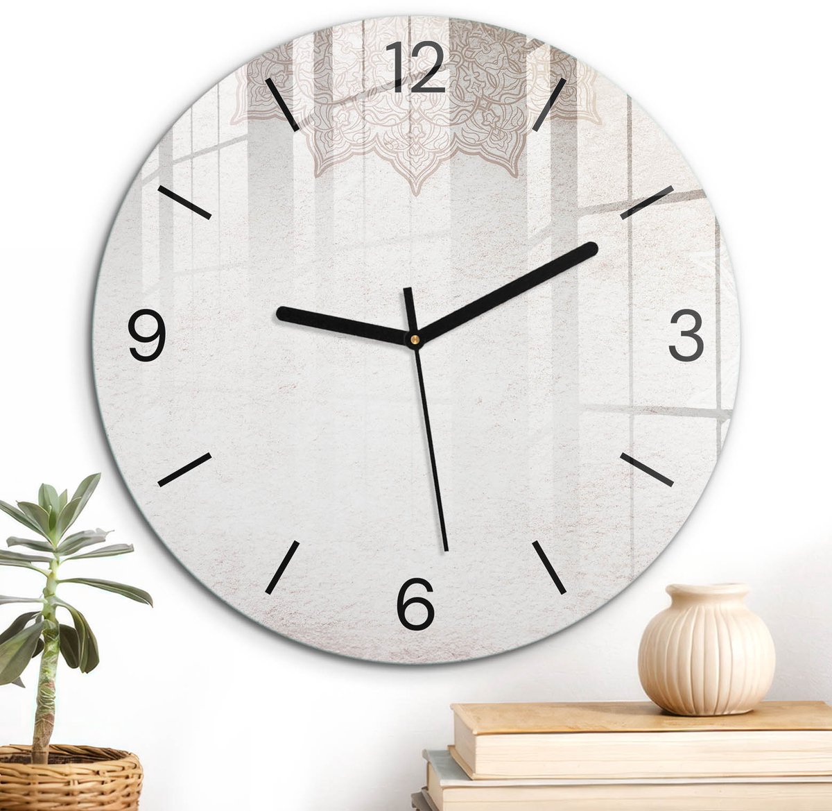ArtPrintCave Beige Glazen Klok - Wandklok 30 cm - Muurklok Rond - Decoratieve Mandala'S Stille Wandklok - Abstractie Wandklok Keuken - Zwarte Klokwijzers