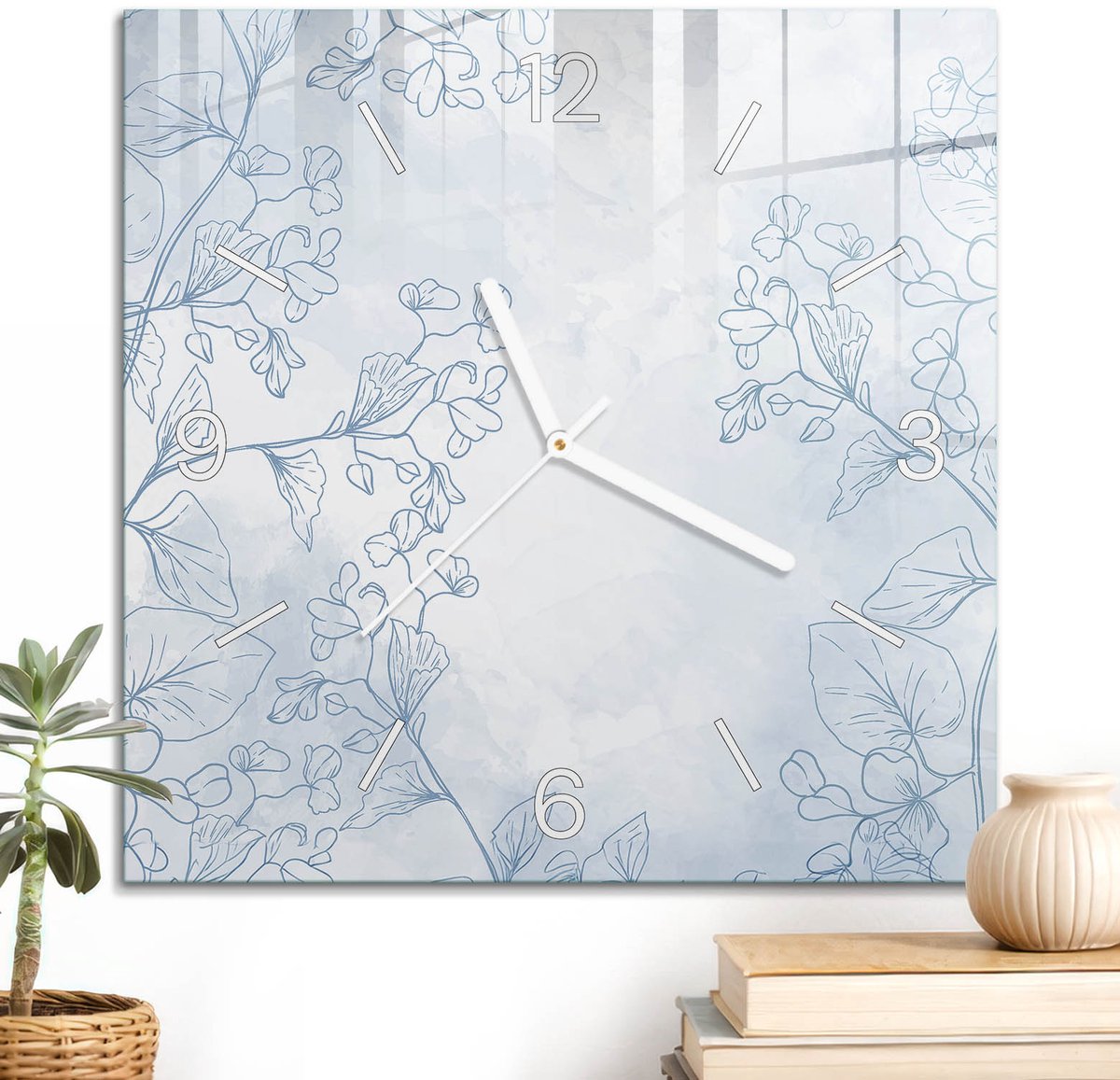 ArtPrintCave Blauw Glazen Klok - 30x30 cm - Wandklok Vierkant - Blauwe Bloemen Unieke Klok - Achtergronden En Patronen Stille Wandklok - Witte Klokwijzers