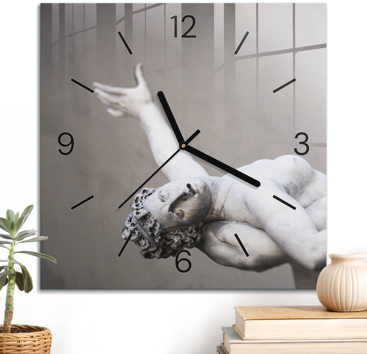 ArtPrintCave Wit Glazen Klok - 30x30 cm - Wandklok Vierkant - Klassieke Sculptuur Unieke Klok - Mensen Stille Wandklok - Zwarte Klokwijzers