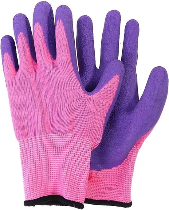 Roze gebreide handschoenen met paarse latex coating op de vingers en handpalm. Grijze gebreide boord met zwarte rand.