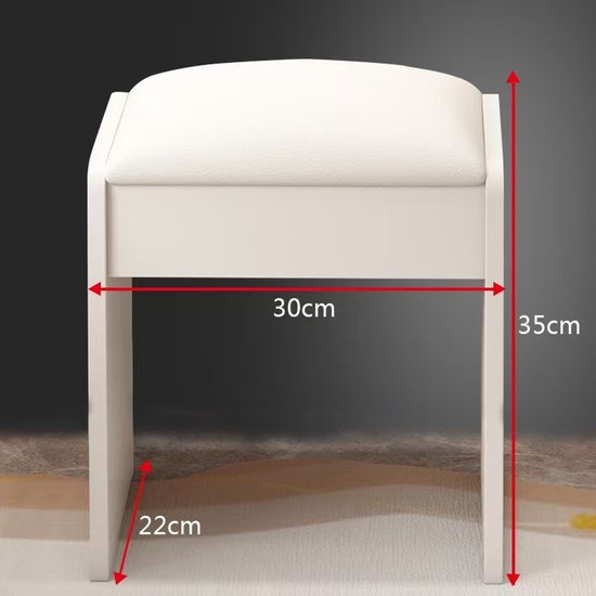 Witte kruk met zacht gevoerd zitvlak, hoogte 35 cm, breedte 30 cm en diepte 22 cm.