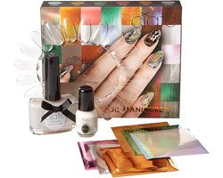 Ciat� Colourfoil Nail Geschenkset 6 Stuks (In deze set: 1 x 13.5ml Grey Wonderland Nagellak1 x 13.5ml Carnival Couture Nagellak 2 x 5ml Folie Fix + Folie)
