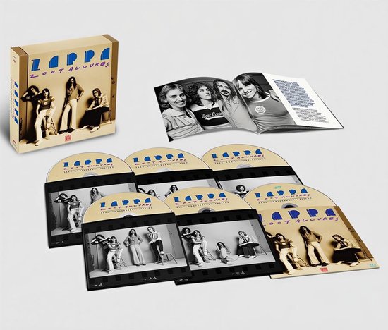 Zoot Allures 50th Anniversary Super Deluxe boxset met CD's, Blu-ray en fotoboek in sepia-stijl met de band.