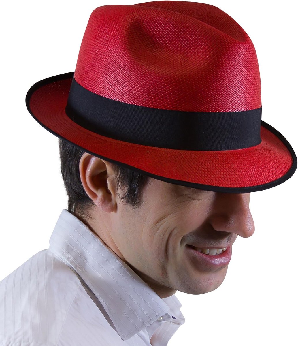 Traditionele panamahoed met verschil: verschillende kleuren, verschillende rand en verschillende maten.