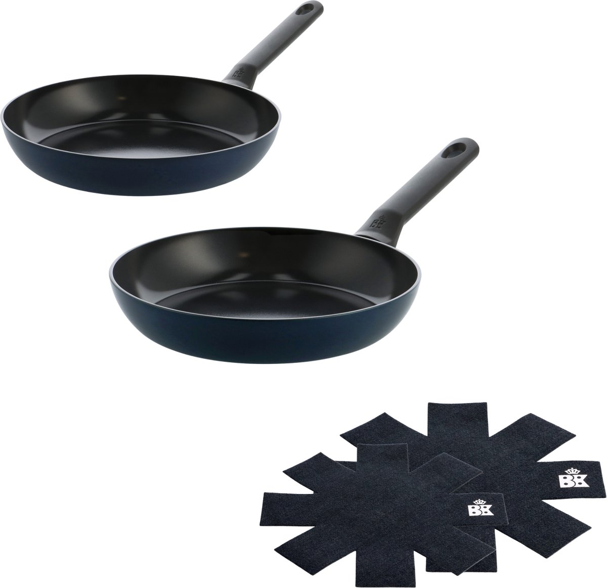 BK Enjoy Koekenpannenset 2 delig - 24/28cm - PFAS-vrije antikleeflaag - Pannenset inductie - Keramische pan - Ovenbestendig tot 160°C - Koudgrepen - Met Pan protectors - Oxford blue
