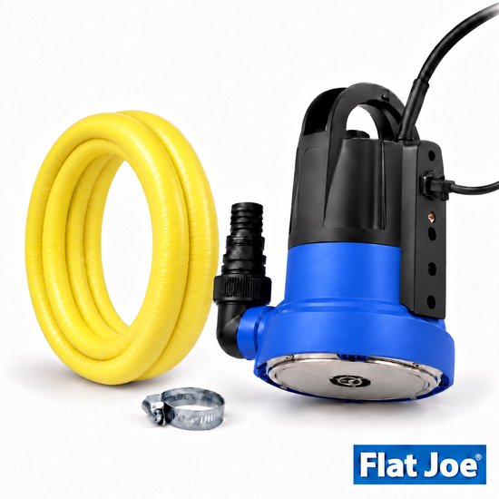 Blauwe en zwarte Flat Joe dompelpomp met gele tuinslang en slangklem.