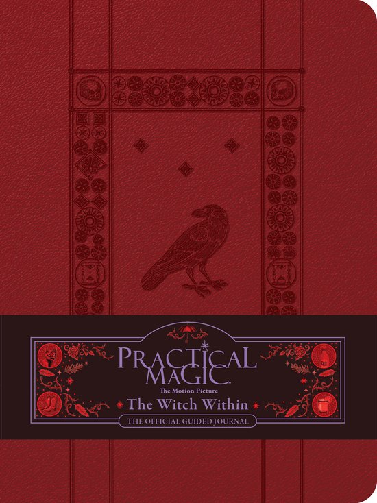 Rood dagboek met reliëf van een raaf en patronen, met wikkel: Practical Magic: The Witch Within.