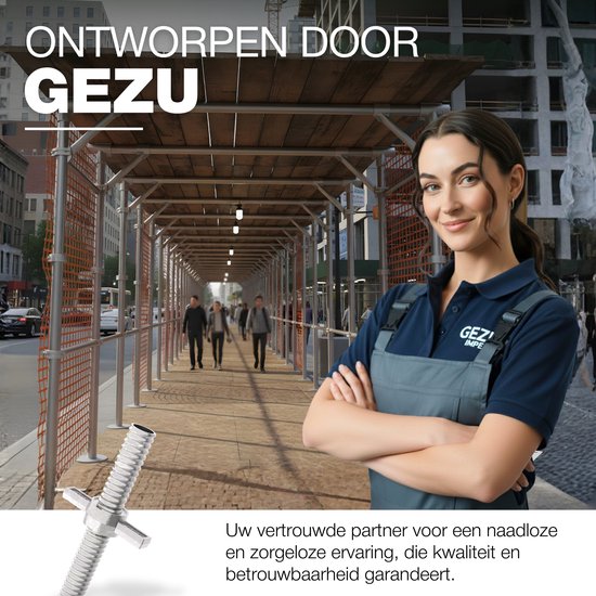 Vrouw in GeZu werkkleding voor een steigerconstructie met tekst Ontworpen door GeZu.