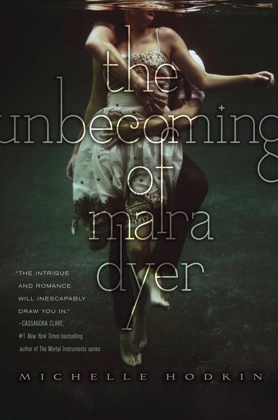 The Mara Dyer Trilogy - The Unbecoming of Mara Dyer - cover