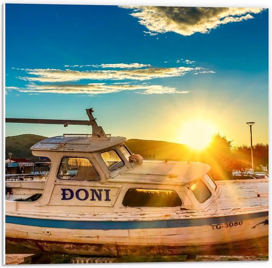 Forex - Oude Boot in Haven met Zonsondergang  - 50x50cm Foto op Forex