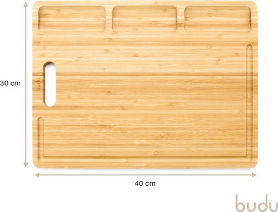Dimensions de la planche à découper en bambou Budu : 40 cm de large et 30 cm de haut.