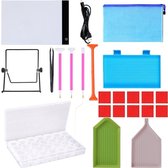 Dielay - Diamond Painting Hobbyset - LED Lichtbord / Lightpad - Sorteerdoos 28 Bakjes - Schudbakjes - Pincet - Pennen