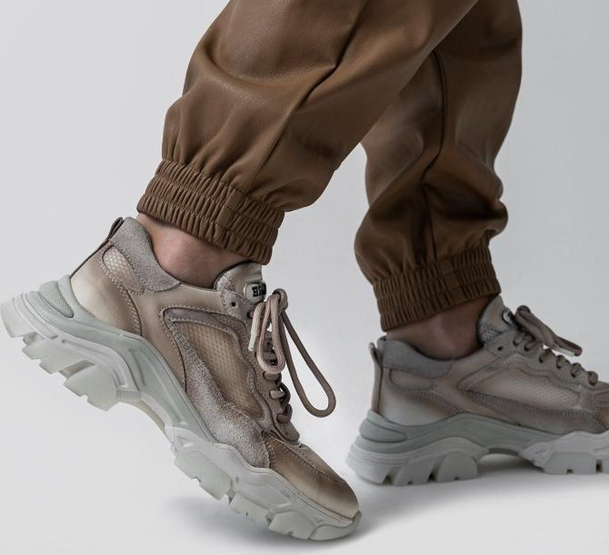 Bronx Tayke-Over Dames Sneakers - Taupe - 40 | bol.com