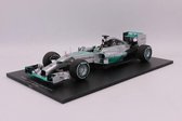 De 1:18 Diecast modelauto van de Mercedes AMG Petronas F1 Team WO5 #44 die de Britse GP won in 2014.De coureur was Lewis Hamilton.De fabrikant van het schaalmodel is vonk.