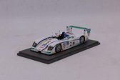 De 1:43 Diecast modelauto van de Audi Champion Racing #2 van de 24H van LeMans 2005.De coureurs waren F. Biela / E. Pirro en A. McNish.De fabrikant van het schaalmodel is Spark.