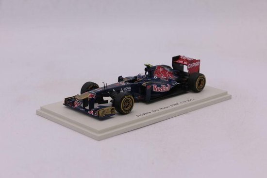 Toro Rosso Ferrari STR8 Daniel Ricciardo 2013 Spark S3062 1/43