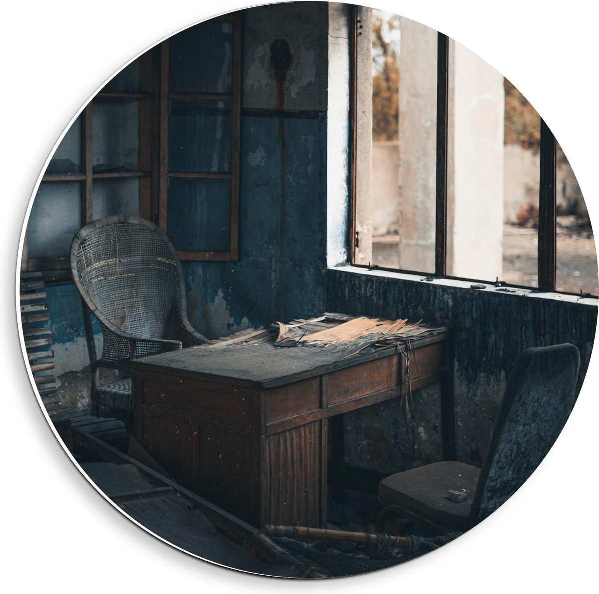 KuijsFotoprint Forex Wandcirkel - Verlaten Huisje - 40x40cm Foto op Wandcirkel (met ophangsysteem) Blauw