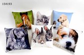 Robas sierkussen 40 x 40 cm. 100% polyester , bruin/witte hond