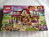 LEGO 41126 Friends Heartlake Paardrijclub- sealed maar doos is beschadigd