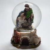 Kleine schudbol kerst met Jozef Maria en het kindeke Jezus