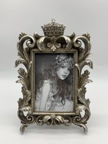 Fotolijst - antiek - rijk versierde barok lijst - kunsthars zilver - kroon - binnenmaat 10x15 cm